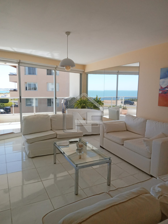 Apartamento ID.86 - Apartamento en venta de 3 dormitorios en Punta del Este