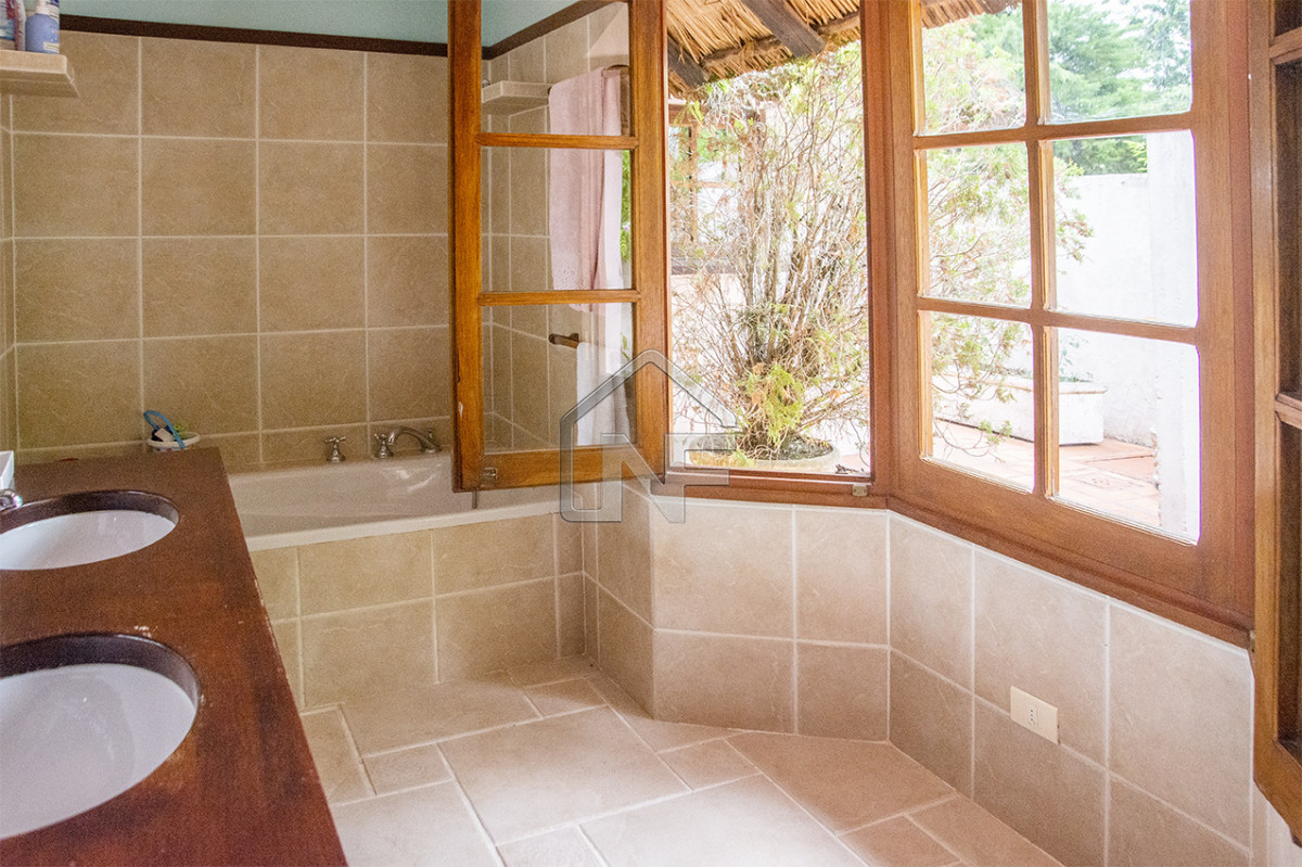Casa ID.84 - En venta casa de 1 dormitorio con dependencia en Cantegril