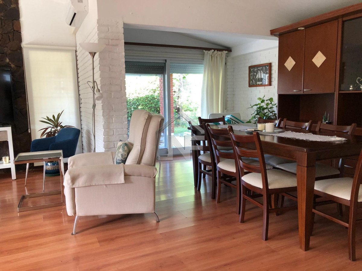Casa ID.20 - Vendemos casa en Playa Mansa Punta del este