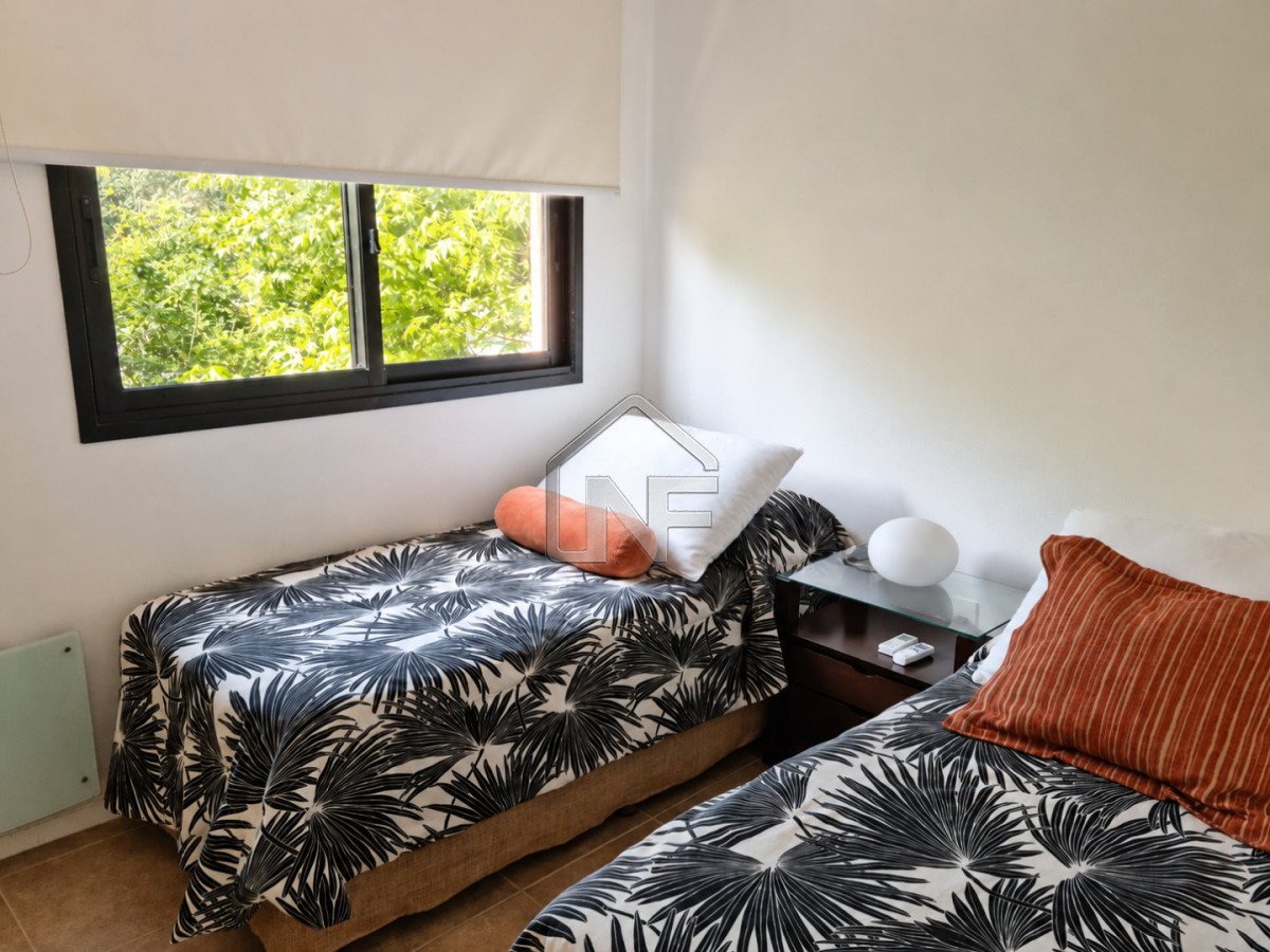 Casa ID.257 - Casa en venta de 2 dormitorios distribuida en 2 comodas plantas, en Pinares.