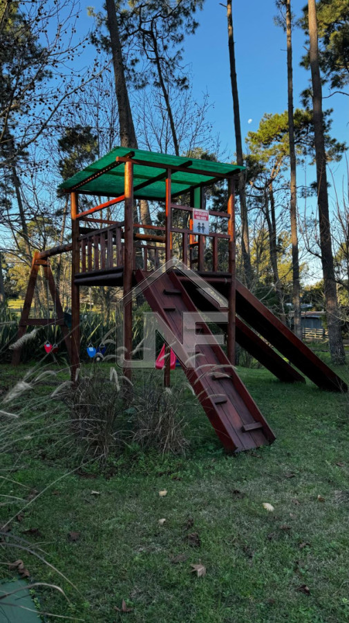 Casa ID.257 - Casa en venta de 2 dormitorios distribuida en 2 comodas plantas, en Pinares.