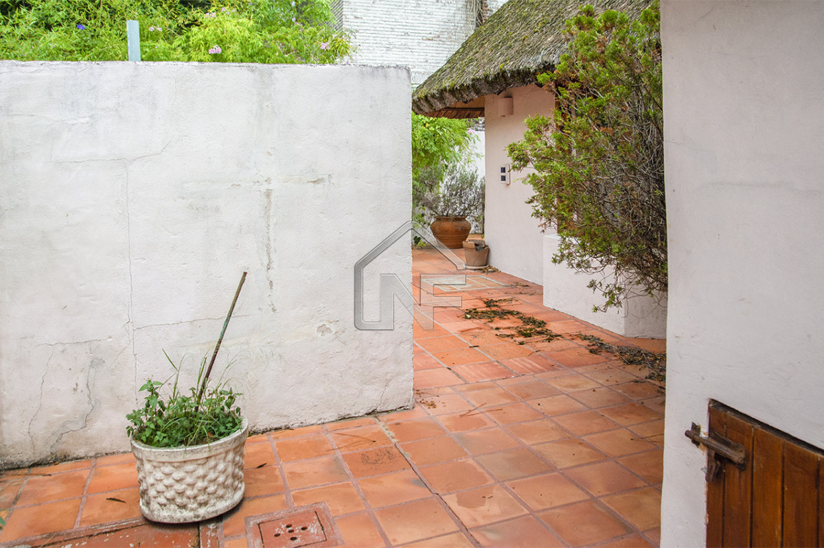 Casa ID.84 - En venta casa de 1 dormitorio con dependencia en Cantegril