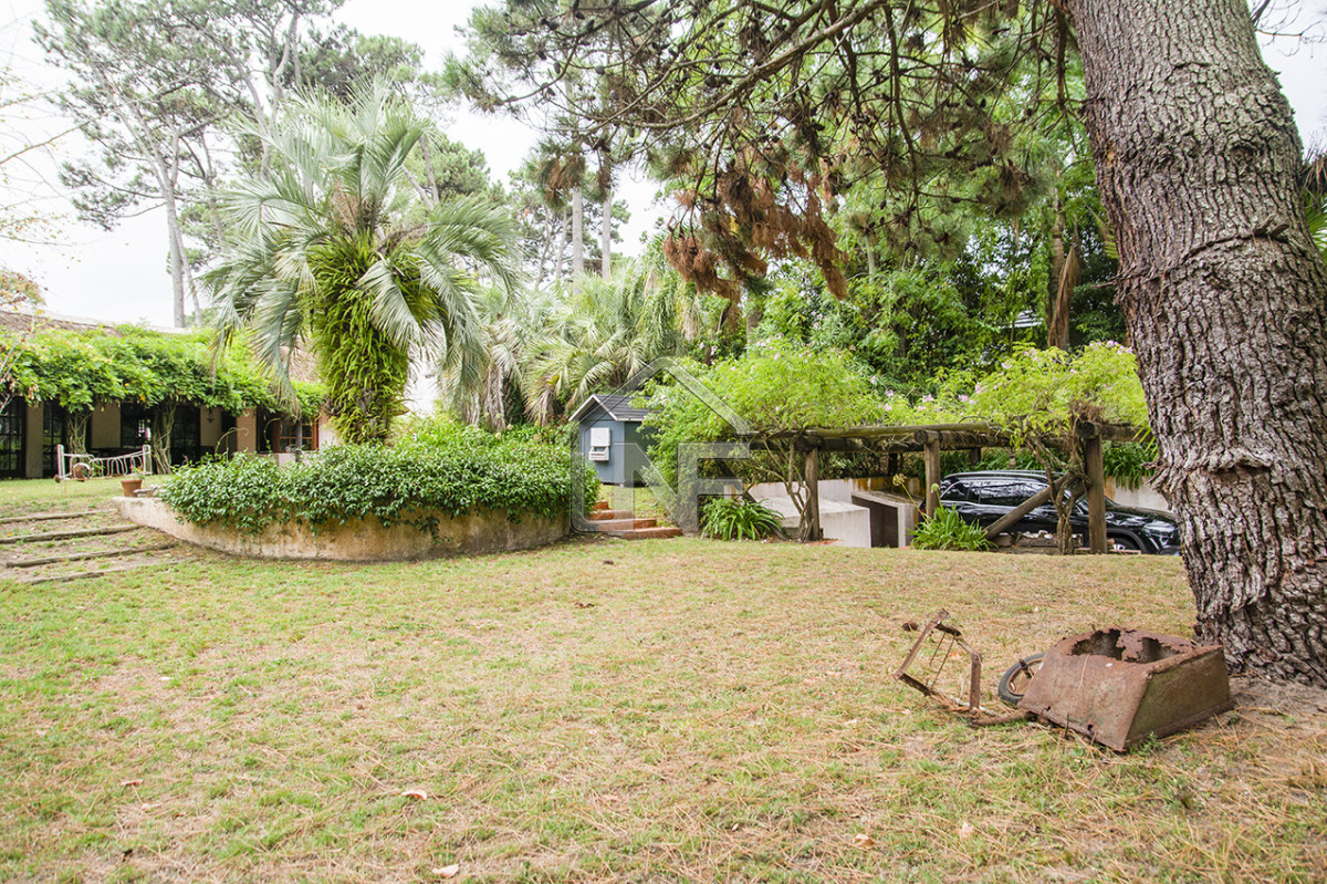 Casa ID.84 - En venta casa de 1 dormitorio con dependencia en Cantegril