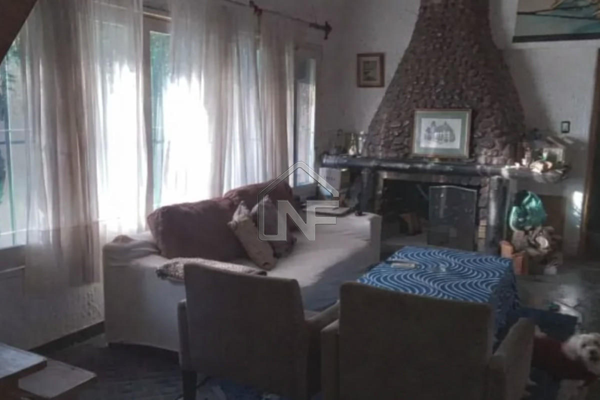 Casa ID.105 - Vende casa en Punta del Este, de 6 dormitorios.