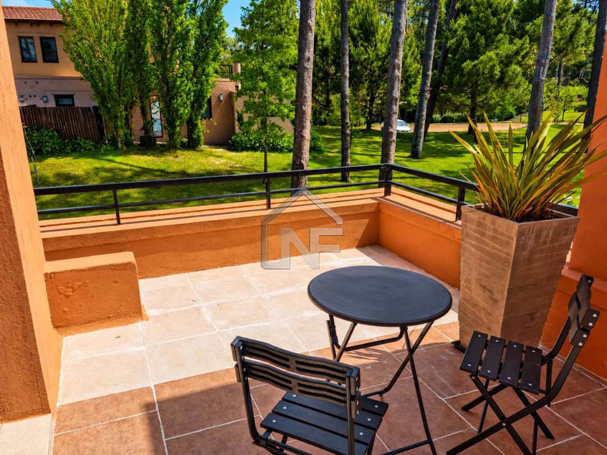 Casa ID.257 - Casa en venta de 2 dormitorios distribuida en 2 comodas plantas, en Pinares.