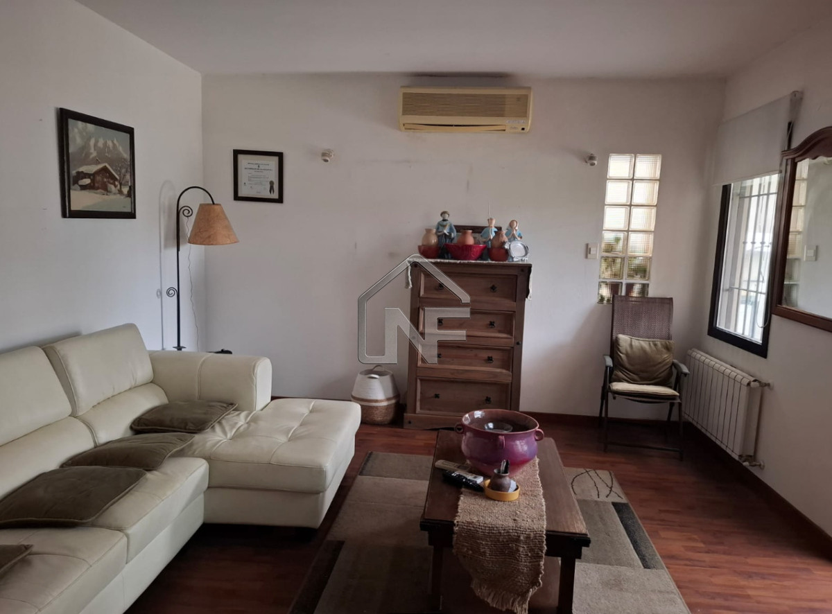 Casa ID.27 - Casa de 3 dormitorios en Barrio Cantegril en venta, excelente ubicación 