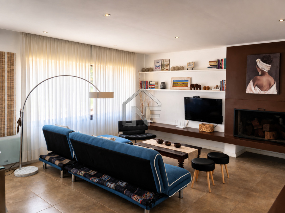 Casa ID.257 - Casa en venta de 2 dormitorios distribuida en 2 comodas plantas, en Pinares.