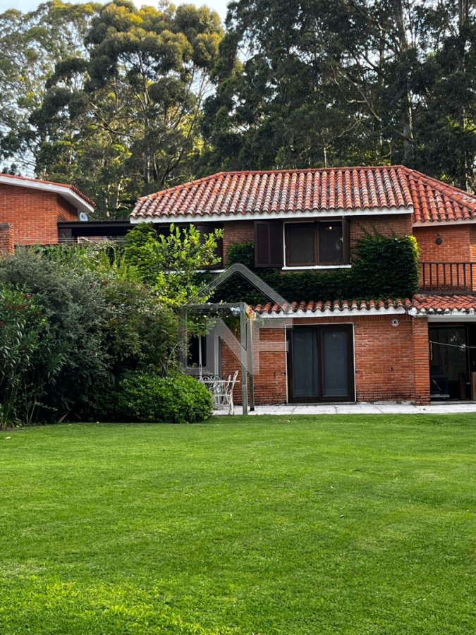 Casa ID.255 - Casa a la venta 3 dormitorios en Punta del Este Rincon del indio