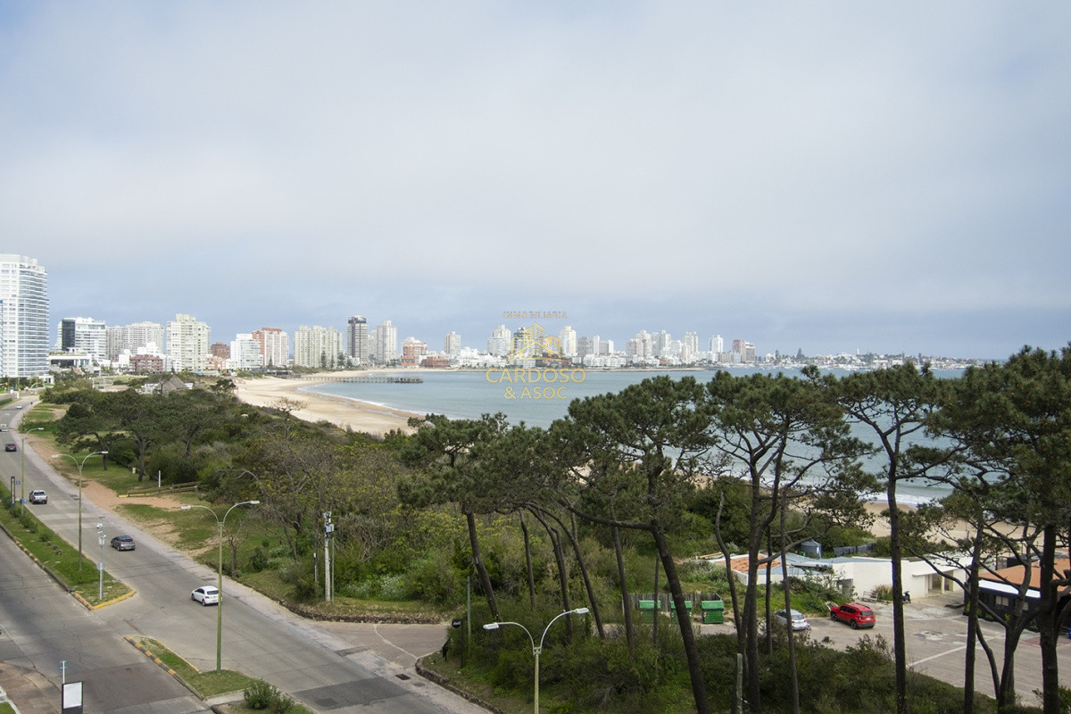 Apartamento ID.83 - Se vende Apartamento de 3 dormitorios frente al mar.