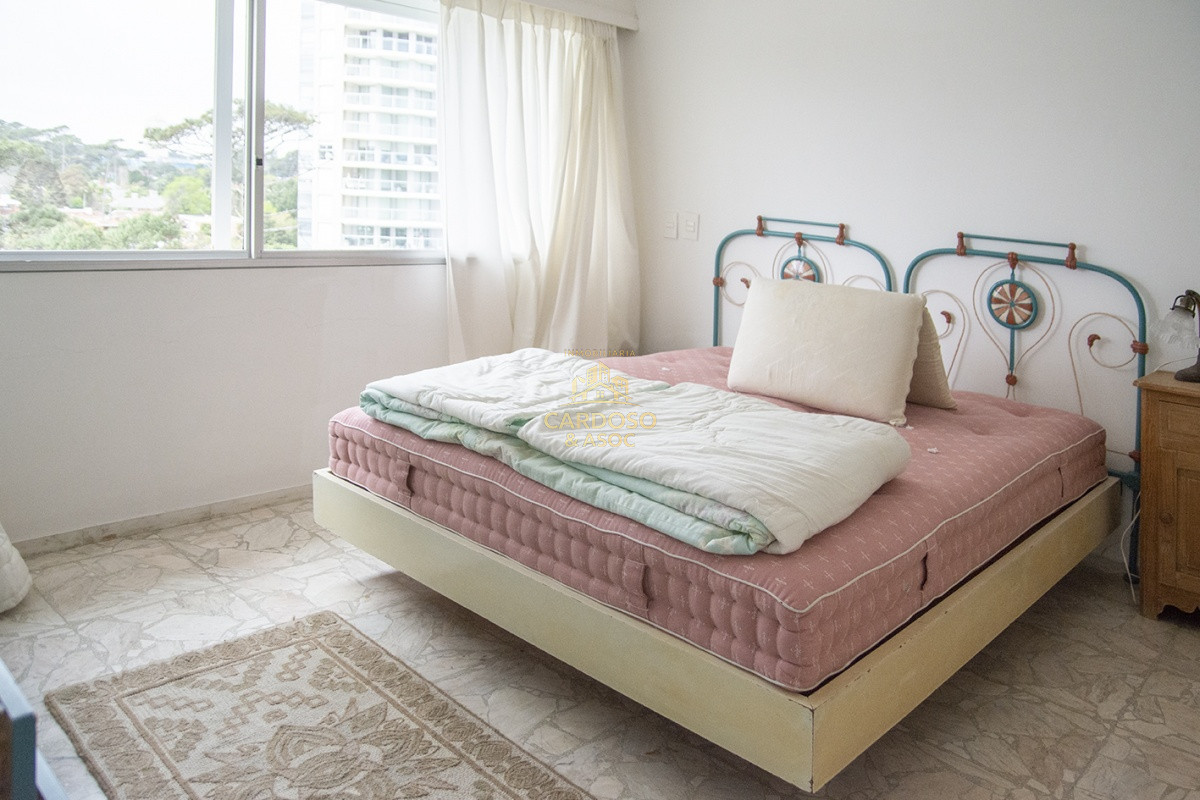 Apartamento ID.83 - Se vende Apartamento de 3 dormitorios frente al mar.