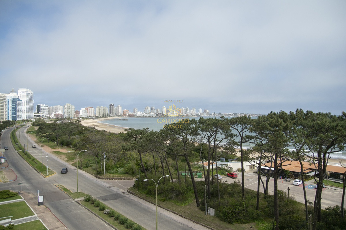 Apartamento ID.83 - Se vende Apartamento de 3 dormitorios frente al mar.