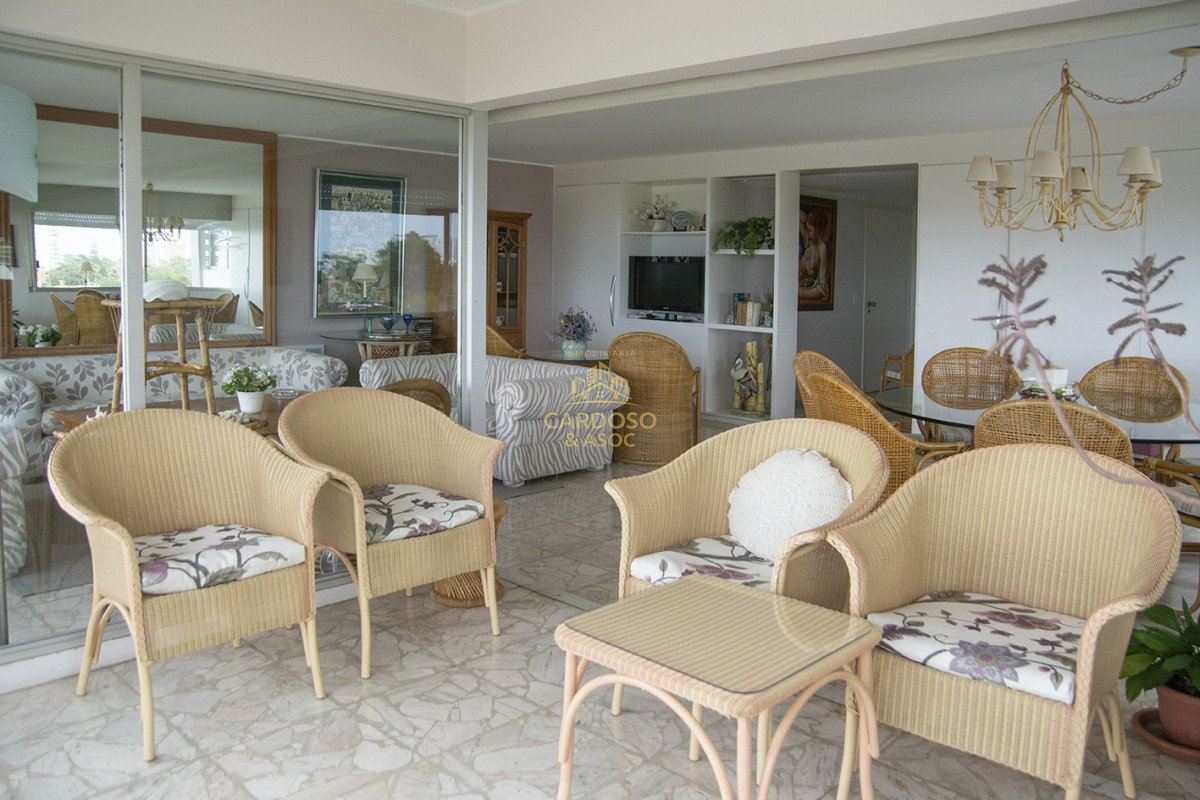 Apartamento ID.83 - Se vende Apartamento de 3 dormitorios frente al mar.