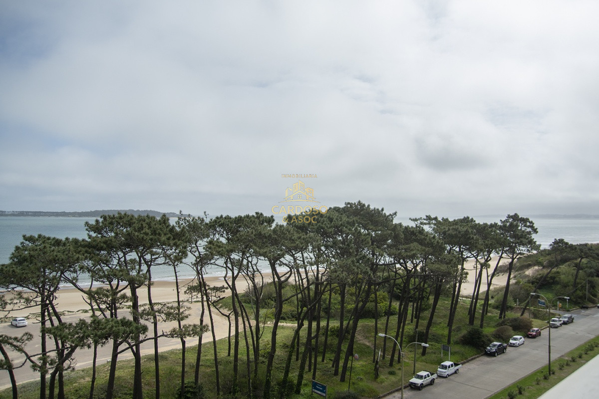 Apartamento ID.83 - Se vende Apartamento de 3 dormitorios frente al mar.