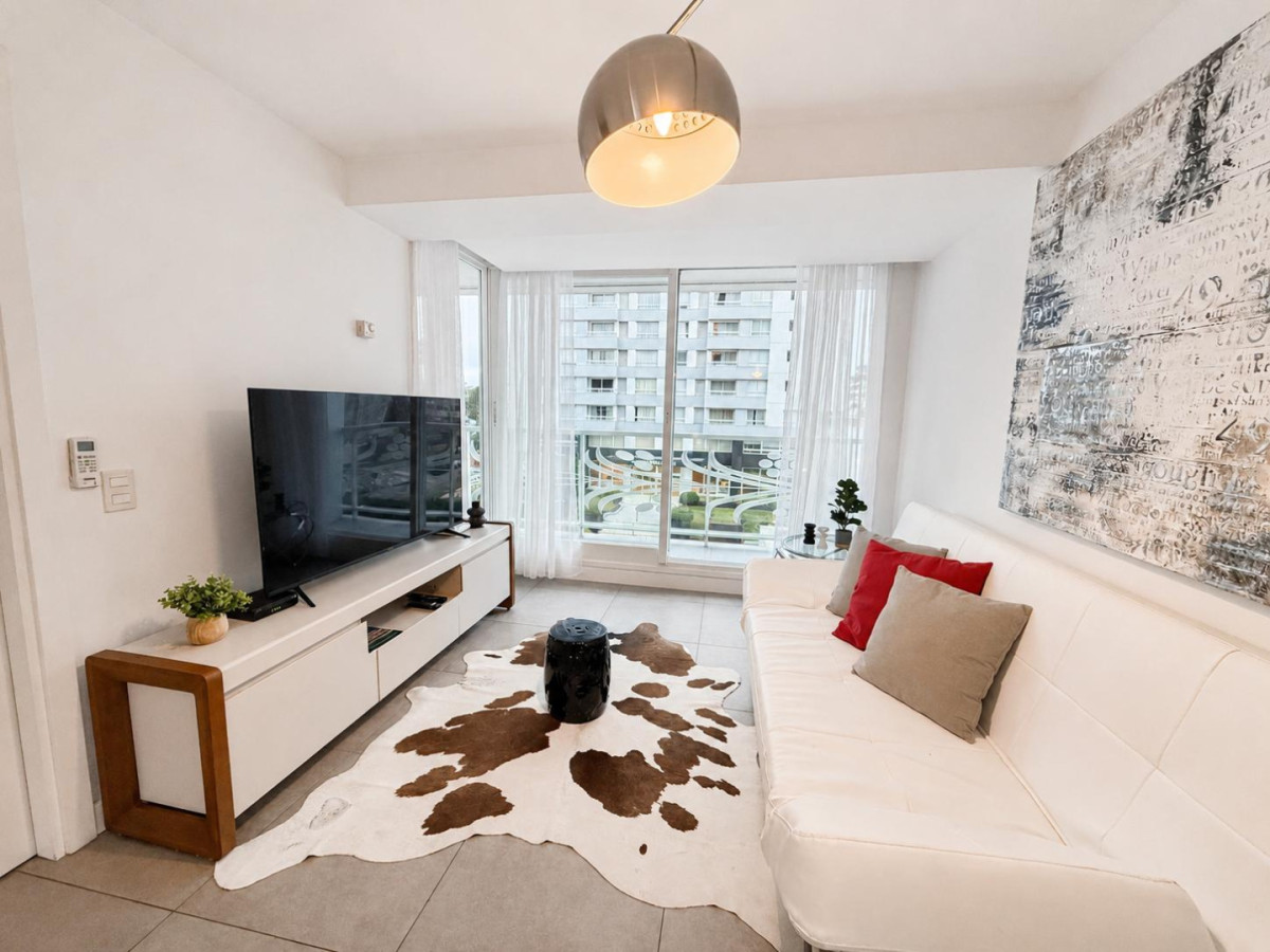 Apartamento en venta de 1 dormitorios a pasos de Punta Shopping.