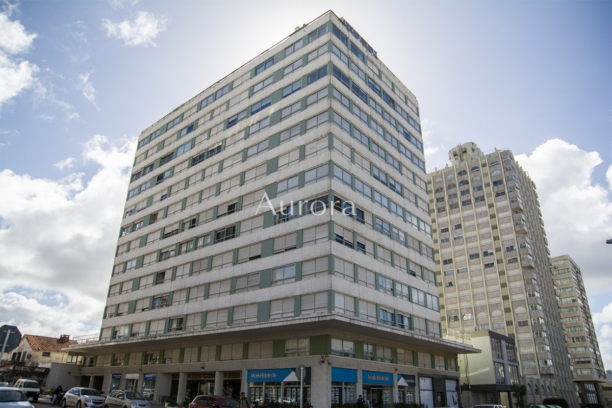 Apartamento ID.417 - Vende y alquila apartamento de 2 dormitorios en Peninsula, Punta del Este 