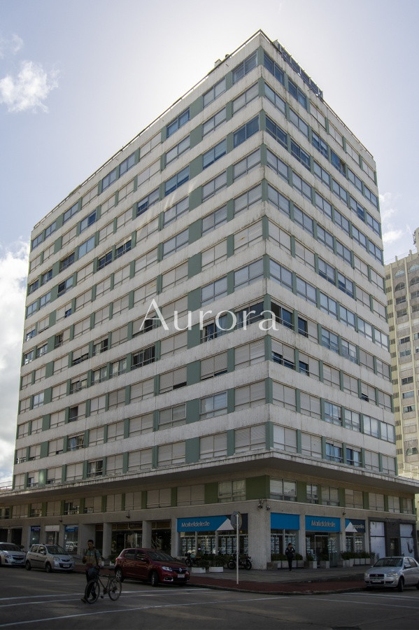 Apartamento ID.417 - Vende y alquila apartamento de 2 dormitorios en Peninsula, Punta del Este 