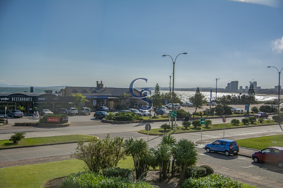 Apartamento ID.299778 - Hermoso Departamento de 3 dormitorios en venta frente al mar. 