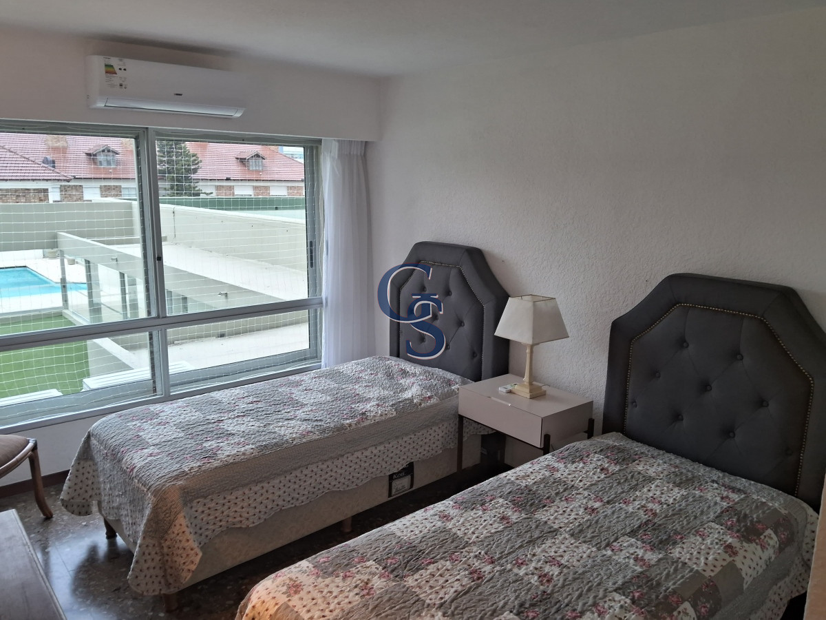 Apartamento ID.299778 - Hermoso Departamento de 3 dormitorios en venta frente al mar. 