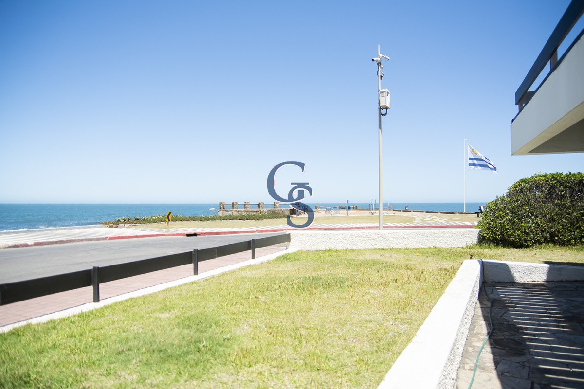 Apartamento ID.299948 - Hermoso Departamento en venta frente al mar