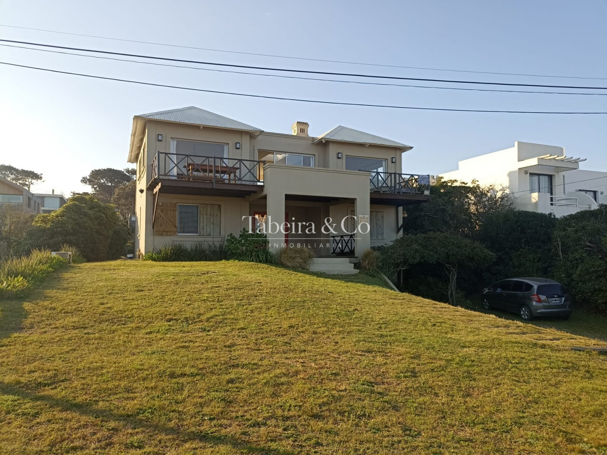 Casa ID.111 - Oportunidad imperdible, gran casa en venta