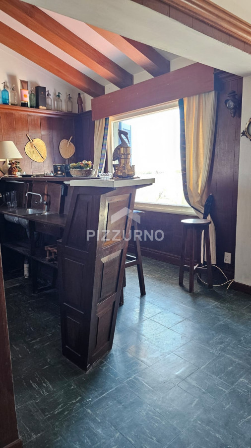 Casa Ref.412 - Importante residencia frente al mar en venta.