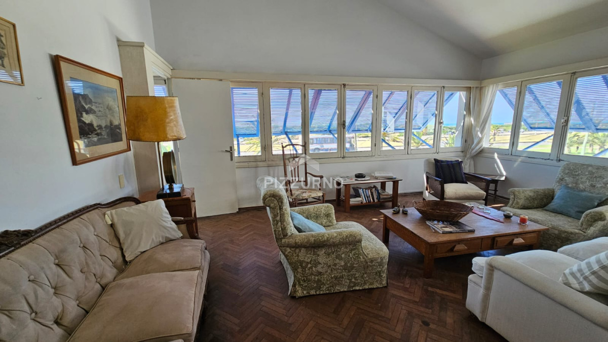 Casa Ref.412 - Importante residencia frente al mar en venta.