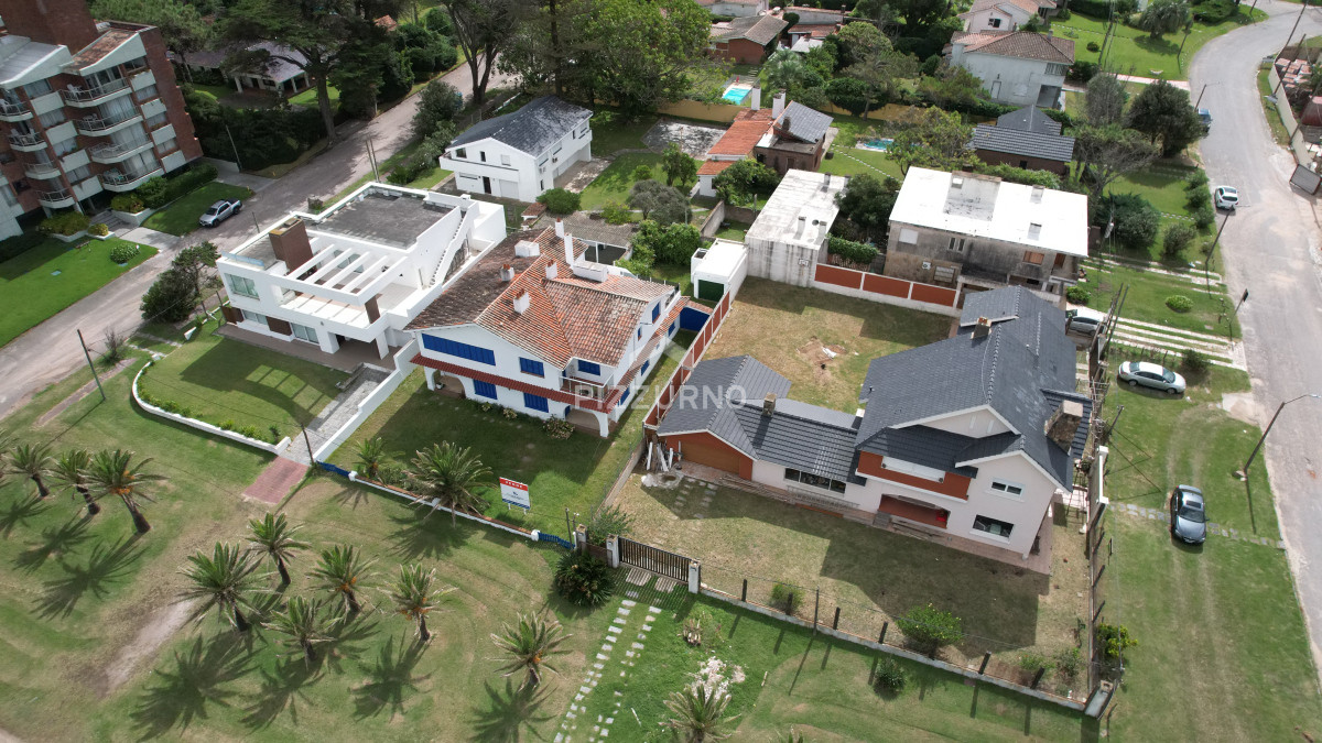 Casa Ref.412 - Importante residencia frente al mar en venta.
