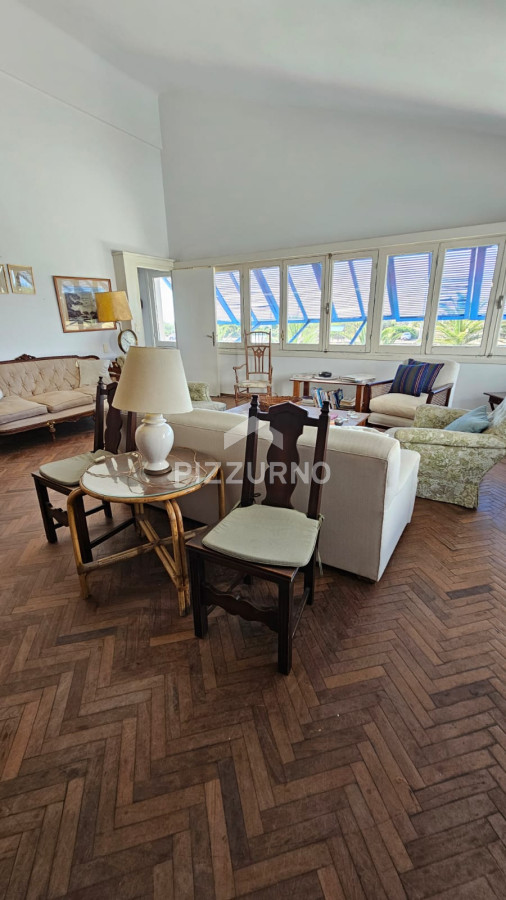 Casa Ref.412 - Importante residencia frente al mar en venta.