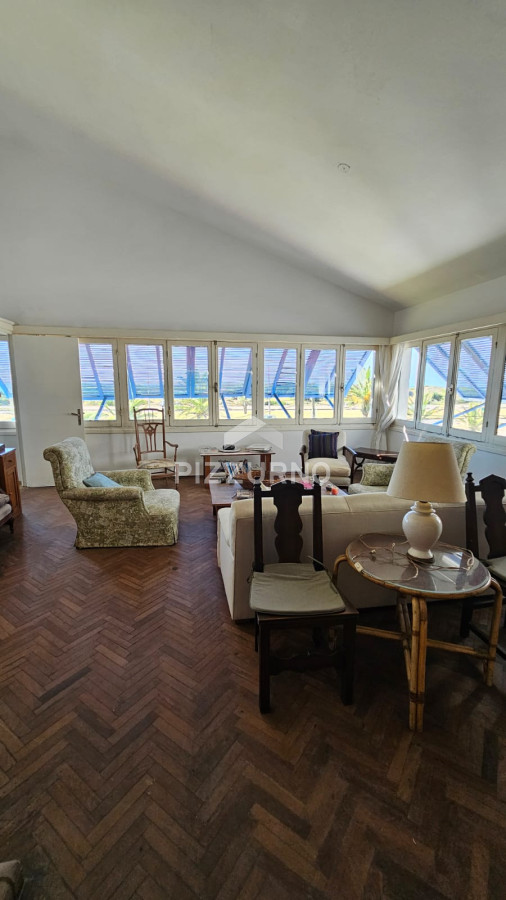 Casa Ref.412 - Importante residencia frente al mar en venta.