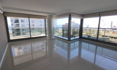 Venta de Departamento de 2 dormitorios, en el complejo Torre Imperial