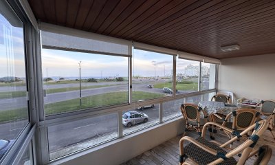 Vende apartamento de 3 dormitorios en Playa Brava, Punta del Este