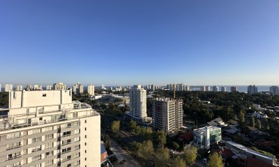 Vende apartamento unificado en Torre Yoo, Punta del Este