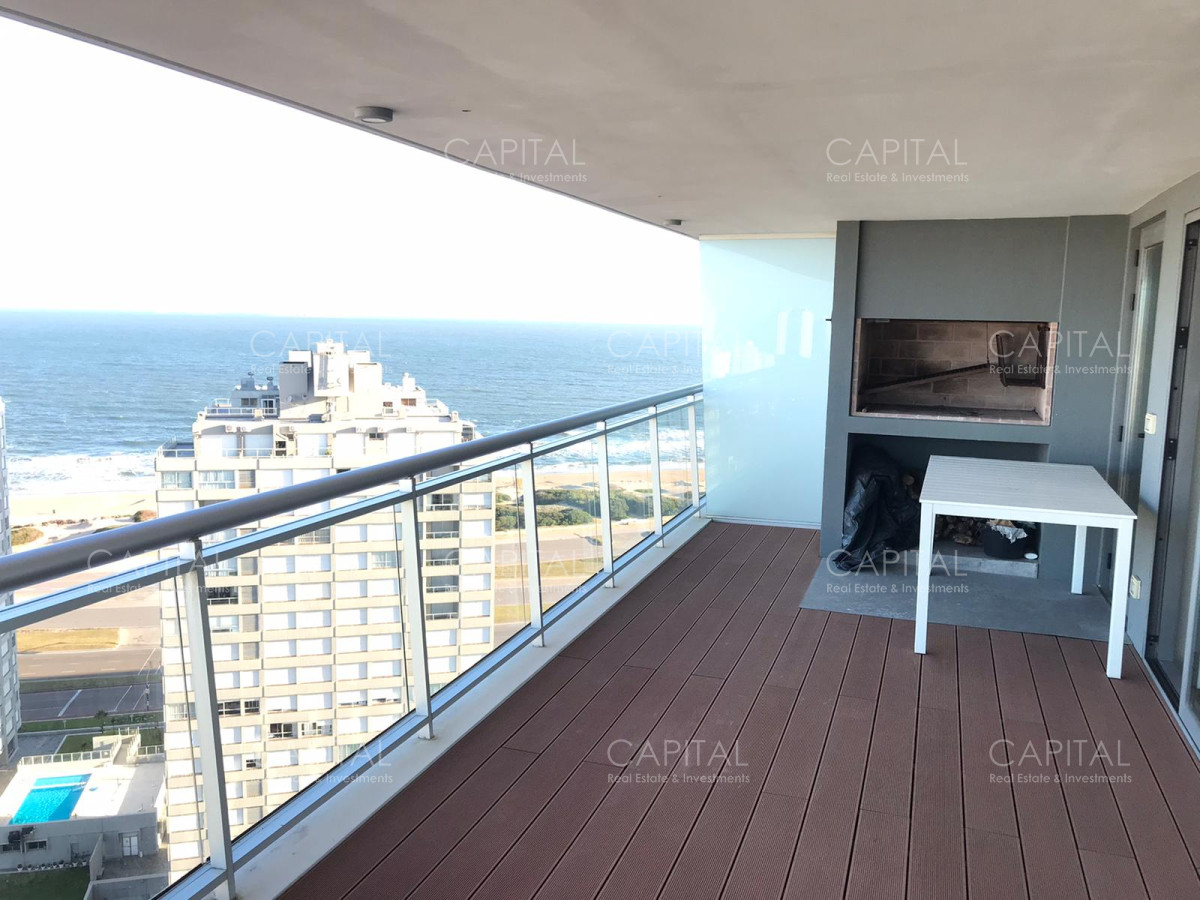 Apartamento ID.39982 - Espectacular departamento, de 3 dormitorios, a la venta en Punta del Este