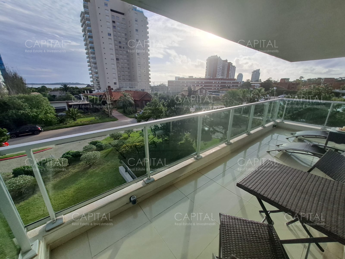 Apartamento ID.39687 - Apartamento en Playa Mansa a la venta 3 Dormitorios con vista