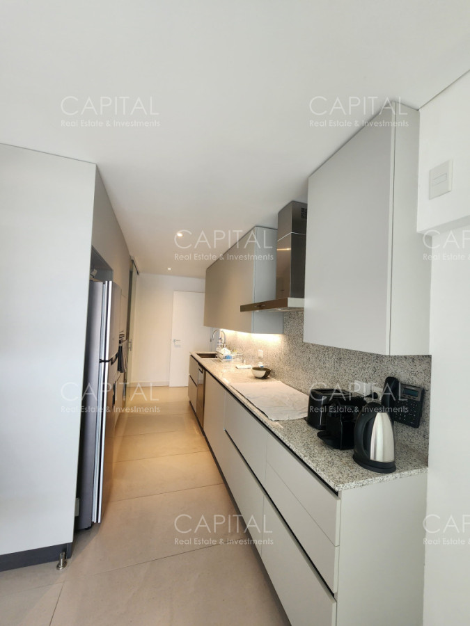 Apartamento ID.40646 - Vende apartamento de 3 dormitorios en suite, con vista al mar en Brava, Punta del Este