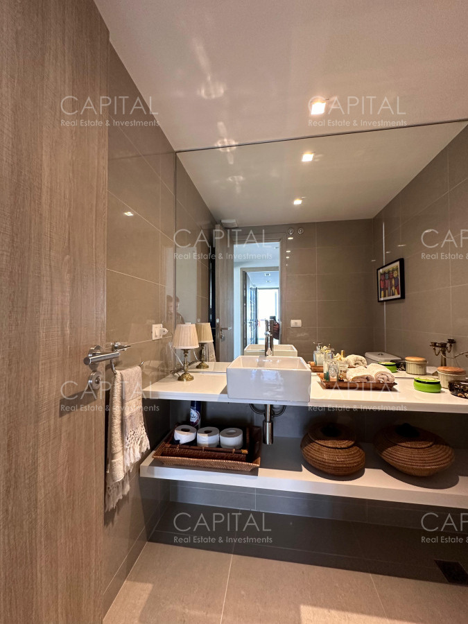 Apartamento ID.38089 - Vende departamento de 2 dormitorios finamente decorado en Torre Onix, Punta del Este
