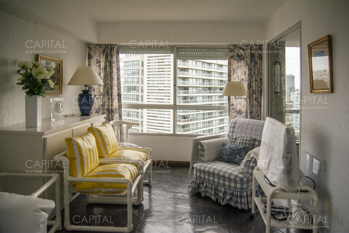 Apartamento ID.38006 - Apartamento en Venta de 3 dormitorios en parada 2 de playa brava, cerca de servicios en Punta del Este 