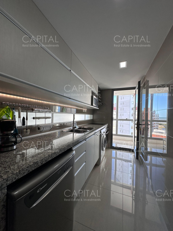 Apartamento ID.38089 - Vende departamento de 2 dormitorios finamente decorado en Torre Onix, Punta del Este