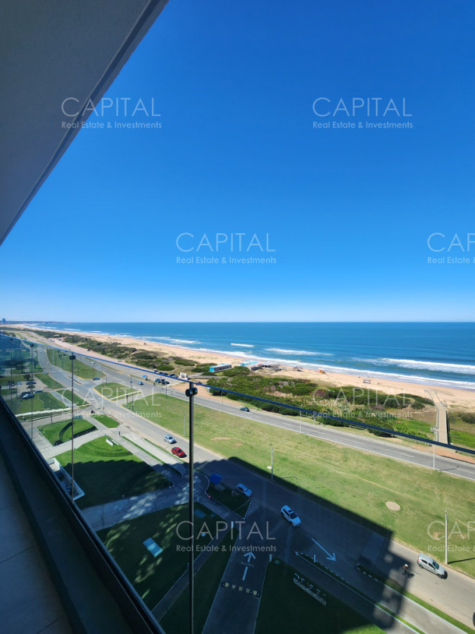 Apartamento ID.40646 - Vende apartamento de 3 dormitorios en suite, con vista al mar en Brava, Punta del Este