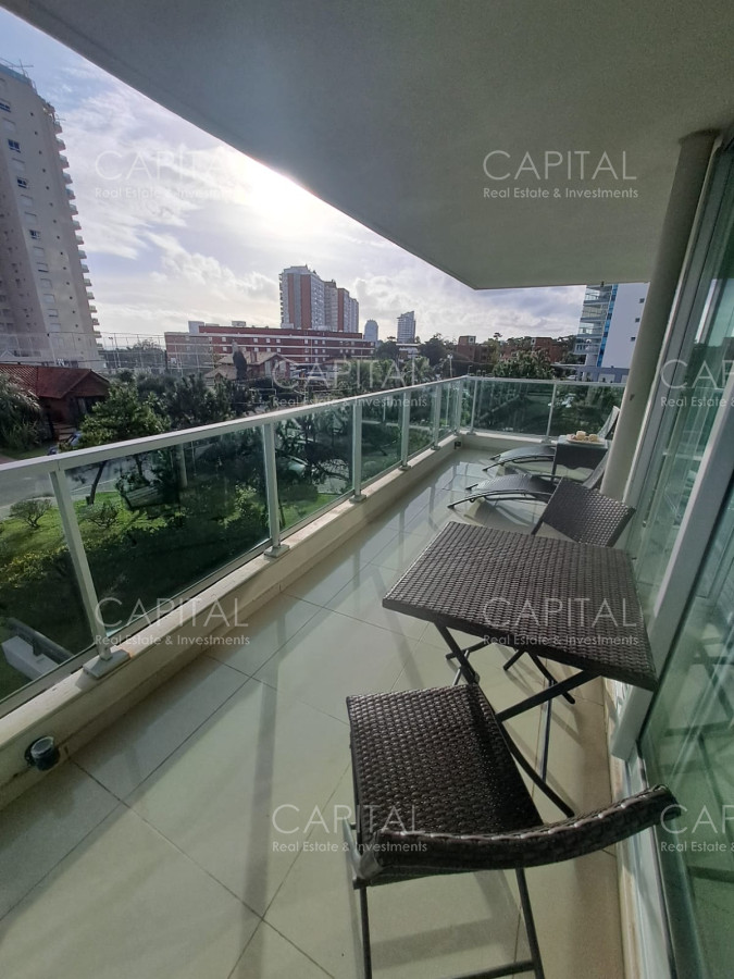 Apartamento ID.39687 - Apartamento en Playa Mansa a la venta 3 Dormitorios con vista