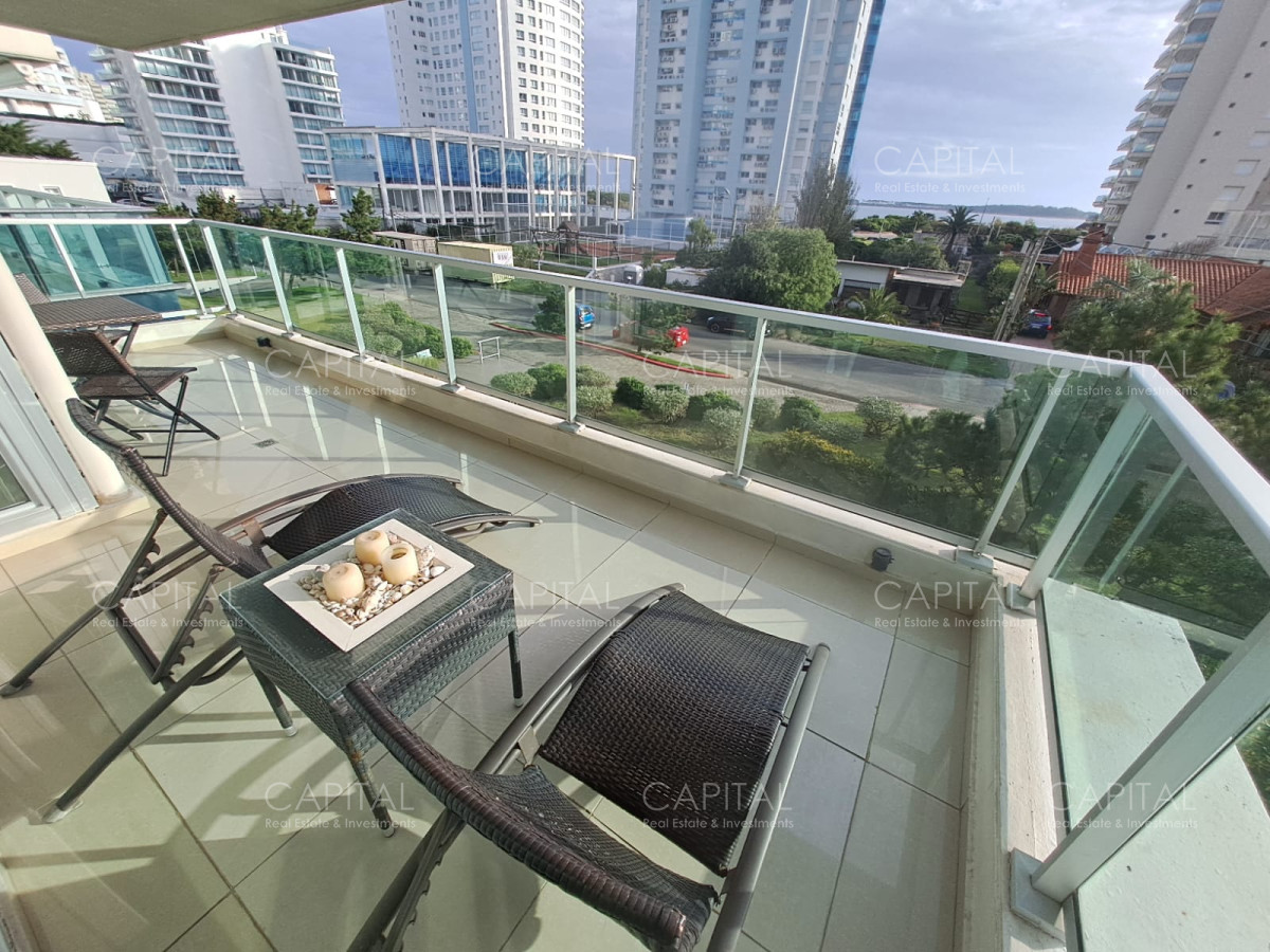 Apartamento ID.39687 - Apartamento en Playa Mansa a la venta 3 Dormitorios con vista