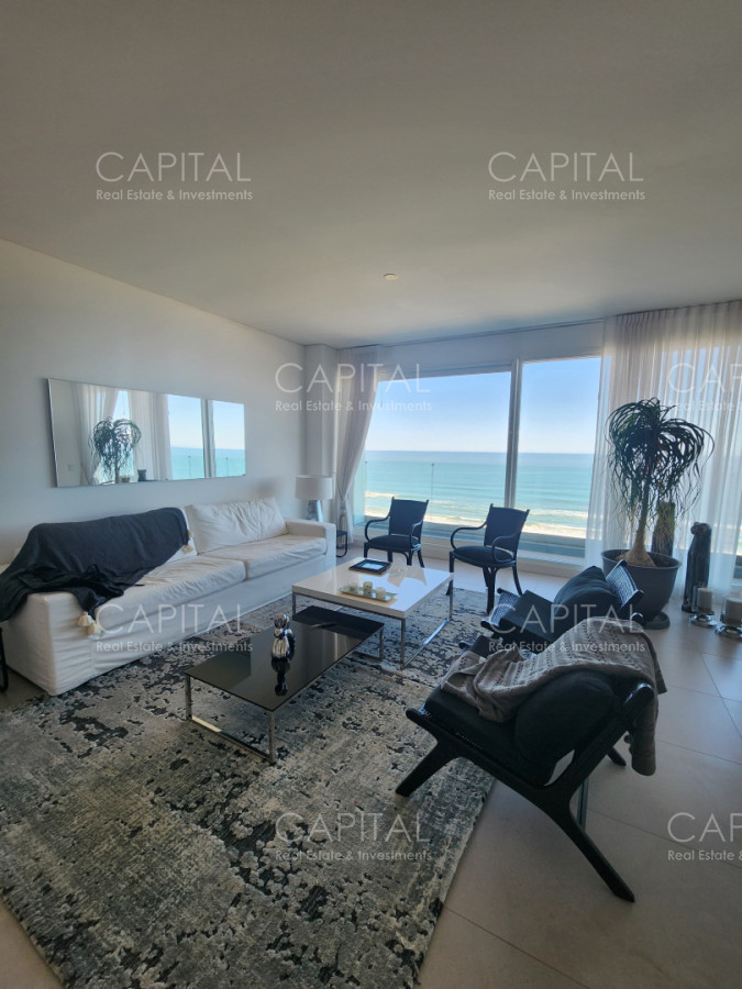 Apartamento ID.40646 - Vende apartamento de 3 dormitorios en suite, con vista al mar en Brava, Punta del Este