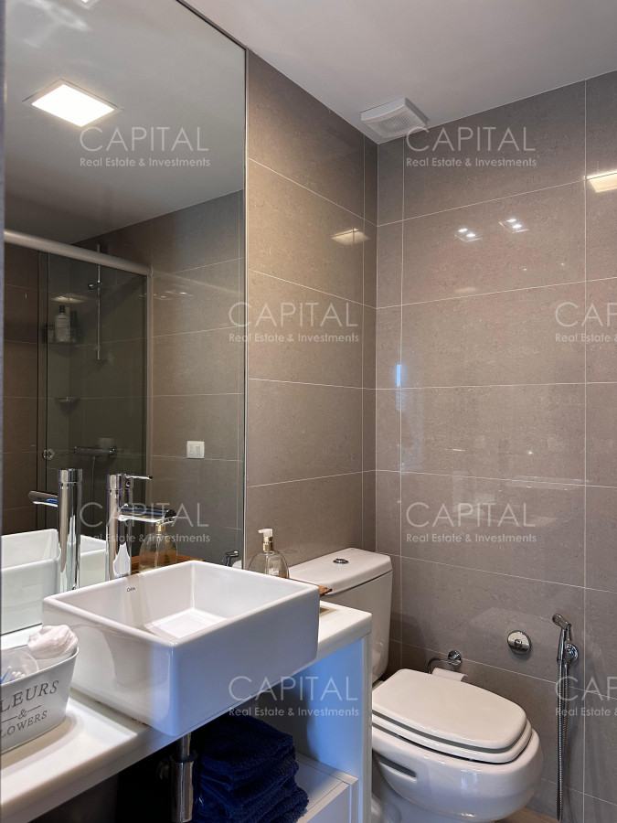Apartamento ID.38089 - Vende departamento de 2 dormitorios finamente decorado en Torre Onix, Punta del Este