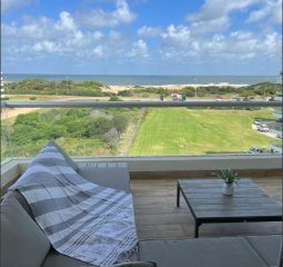 En venta departamento de 3 dormitorios en suite, Brava- Punta del Este