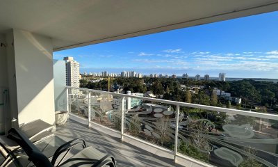 Apartamento en Venta de 2 dormitorios en Av. Roosevelt , Punta del este