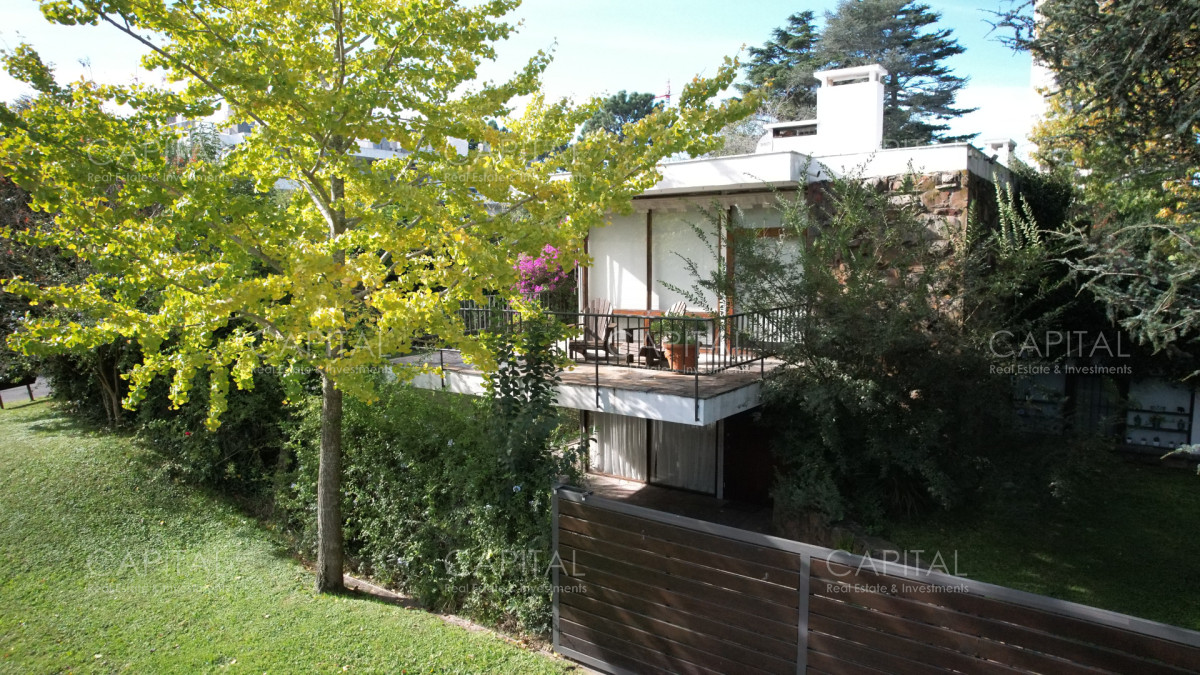 Casa ID.34053 - EXCELENTE OPORTUNIDAD PARA DESARROLLO INMOBILIARIO, PLAYA MANSA, PUNTA DEL ESTE.