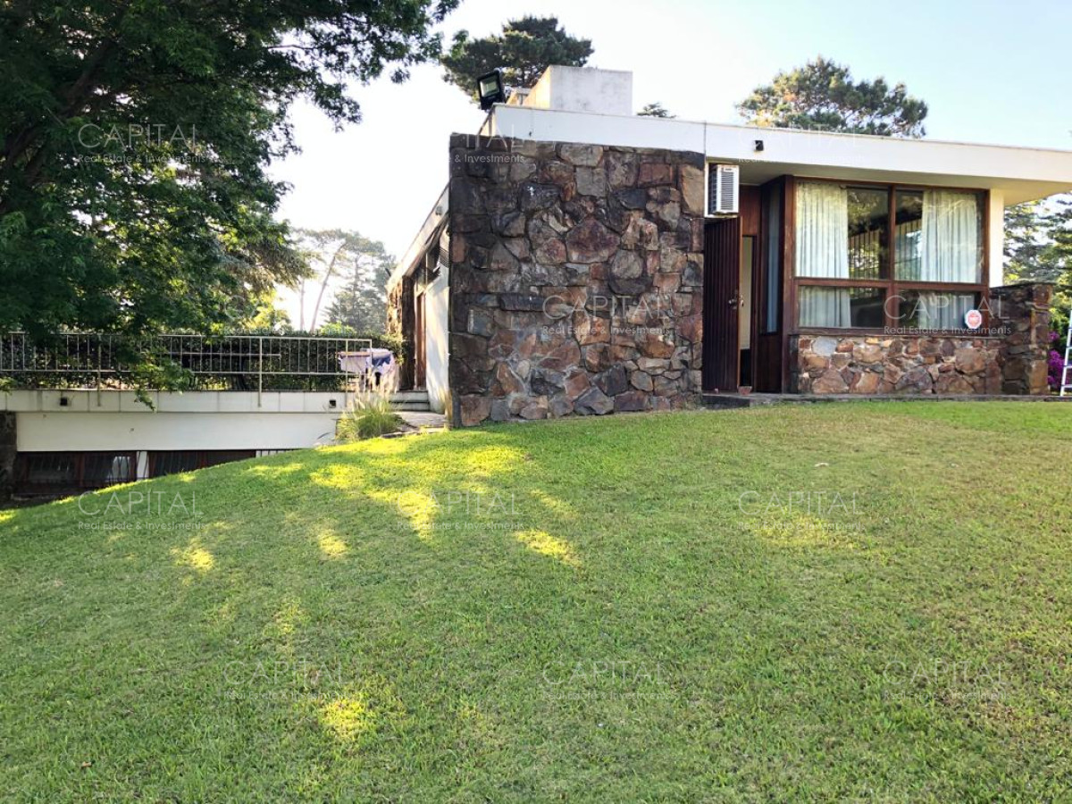 Casa ID.34053 - EXCELENTE OPORTUNIDAD PARA DESARROLLO INMOBILIARIO, PLAYA MANSA, PUNTA DEL ESTE.