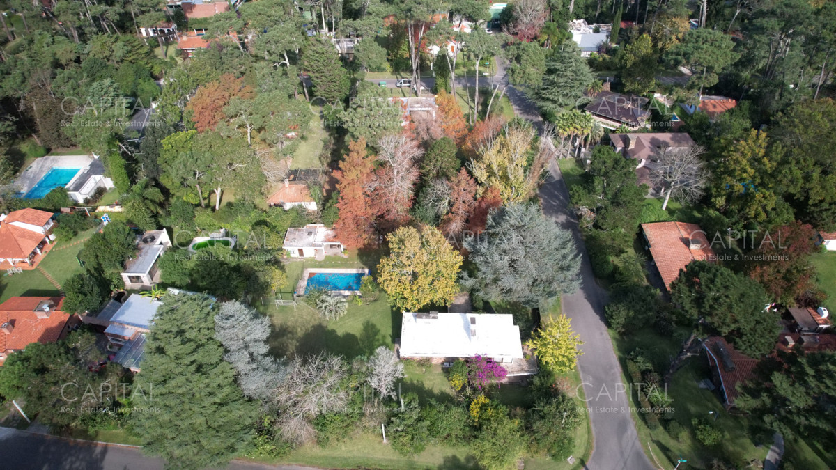 Casa ID.34053 - EXCELENTE OPORTUNIDAD PARA DESARROLLO INMOBILIARIO, PLAYA MANSA, PUNTA DEL ESTE.
