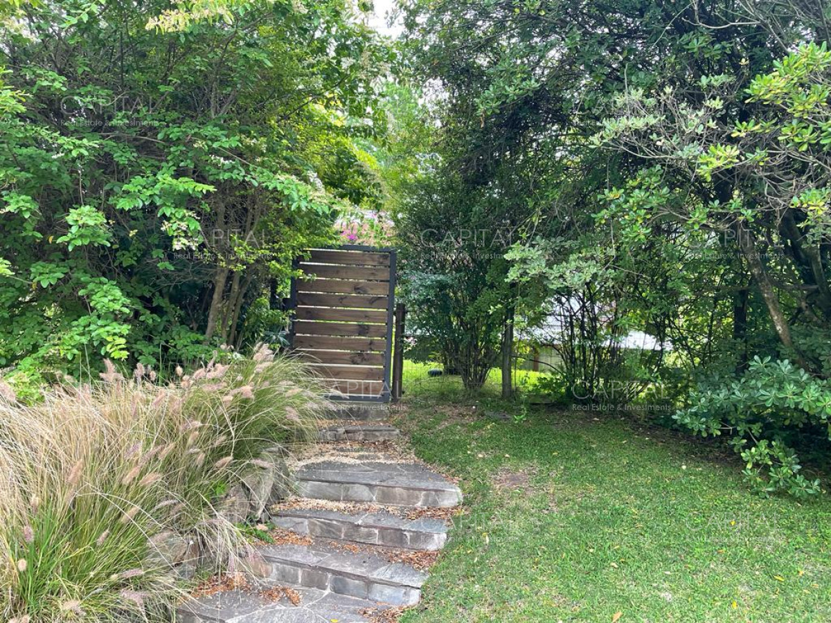 Casa ID.34053 - EXCELENTE OPORTUNIDAD PARA DESARROLLO INMOBILIARIO, PLAYA MANSA, PUNTA DEL ESTE.