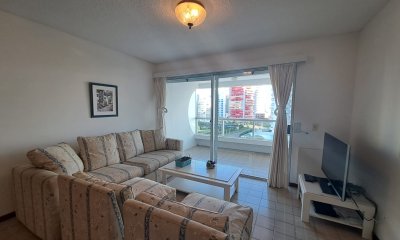 Departamento de 2 dormitorios en venta, torre frente al mar.